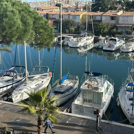 Duplex Meuble Avec Terrasse Dans Avec Piscine
