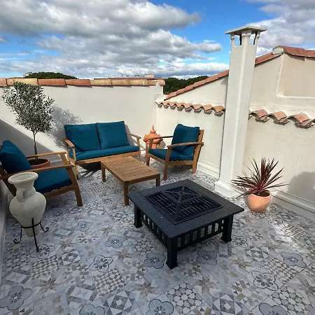 Duplex Meuble Avec Terrasse Dans Avec Piscine *