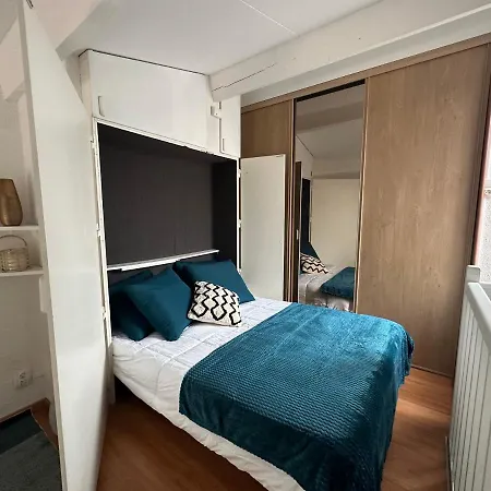 Duplex Meuble Avec Terrasse Dans Avec Piscine Apartment