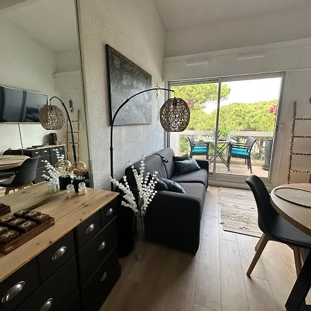 Duplex Meuble Avec Terrasse Dans Avec Piscine