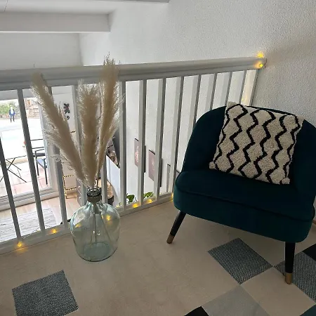 Duplex Meuble Avec Terrasse Dans Avec Piscine * Agde