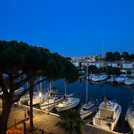 Duplex Meuble Avec Terrasse Dans Avec Piscine * Agde