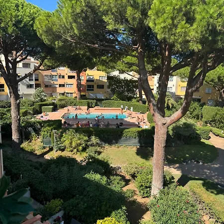 Duplex Meuble Avec Terrasse Dans Avec Piscine *