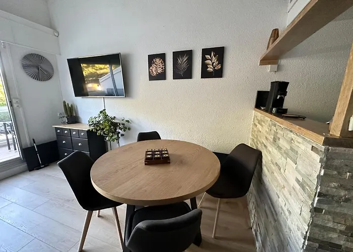 Duplex Meuble Avec Terrasse Dans Avec Piscine *