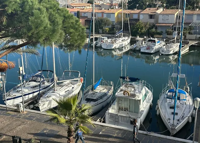 Duplex Meuble Avec Terrasse Dans Avec Piscine