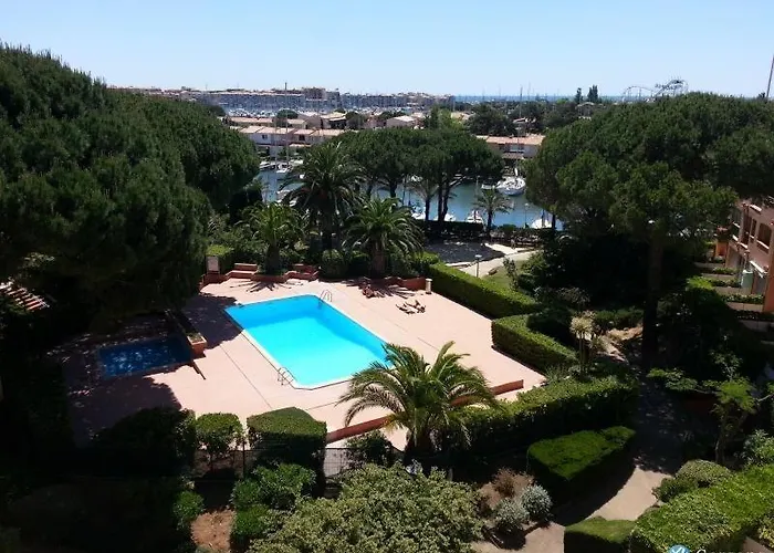 Duplex Meuble Avec Terrasse Dans Avec Piscine Apartment *