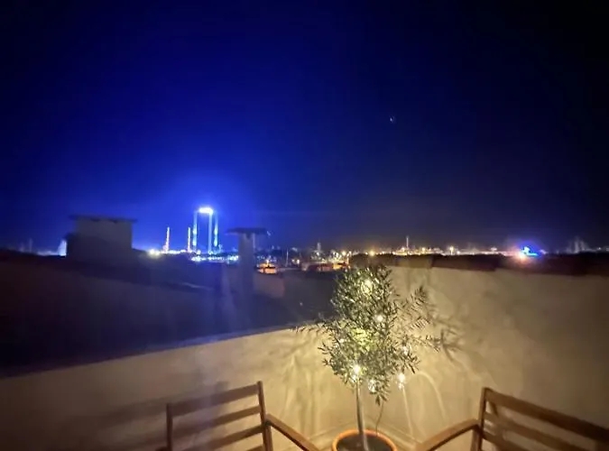 Apartment Duplex Meuble Avec Terrasse Dans Avec Piscine Agde