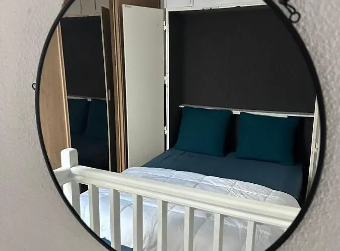 Duplex Meuble Avec Terrasse Dans Avec Piscine * Agde