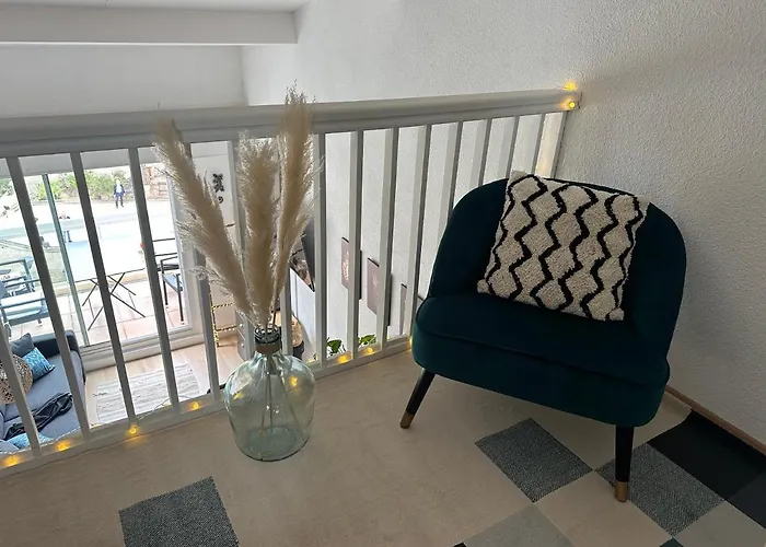 Duplex Meuble Avec Terrasse Dans Avec Piscine * Agde