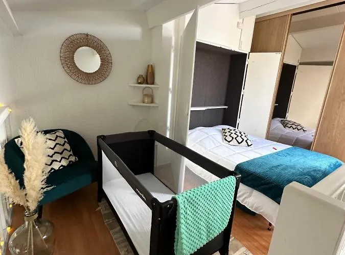 Duplex Meuble Avec Terrasse Dans Avec Piscine