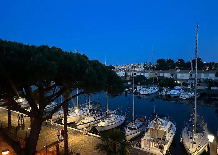 Duplex Meuble Avec Terrasse Dans Avec Piscine * Agde